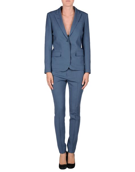 gucci female suits.